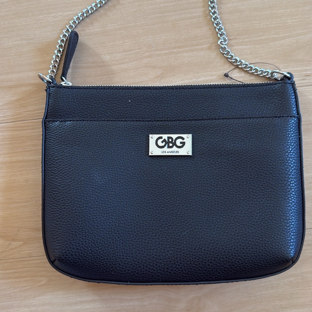 GBG LOS ANGELES BLACK CROSSBODY BAG PURSE ZIP CLOSURE MANY INSIDE POCKETS NWOT